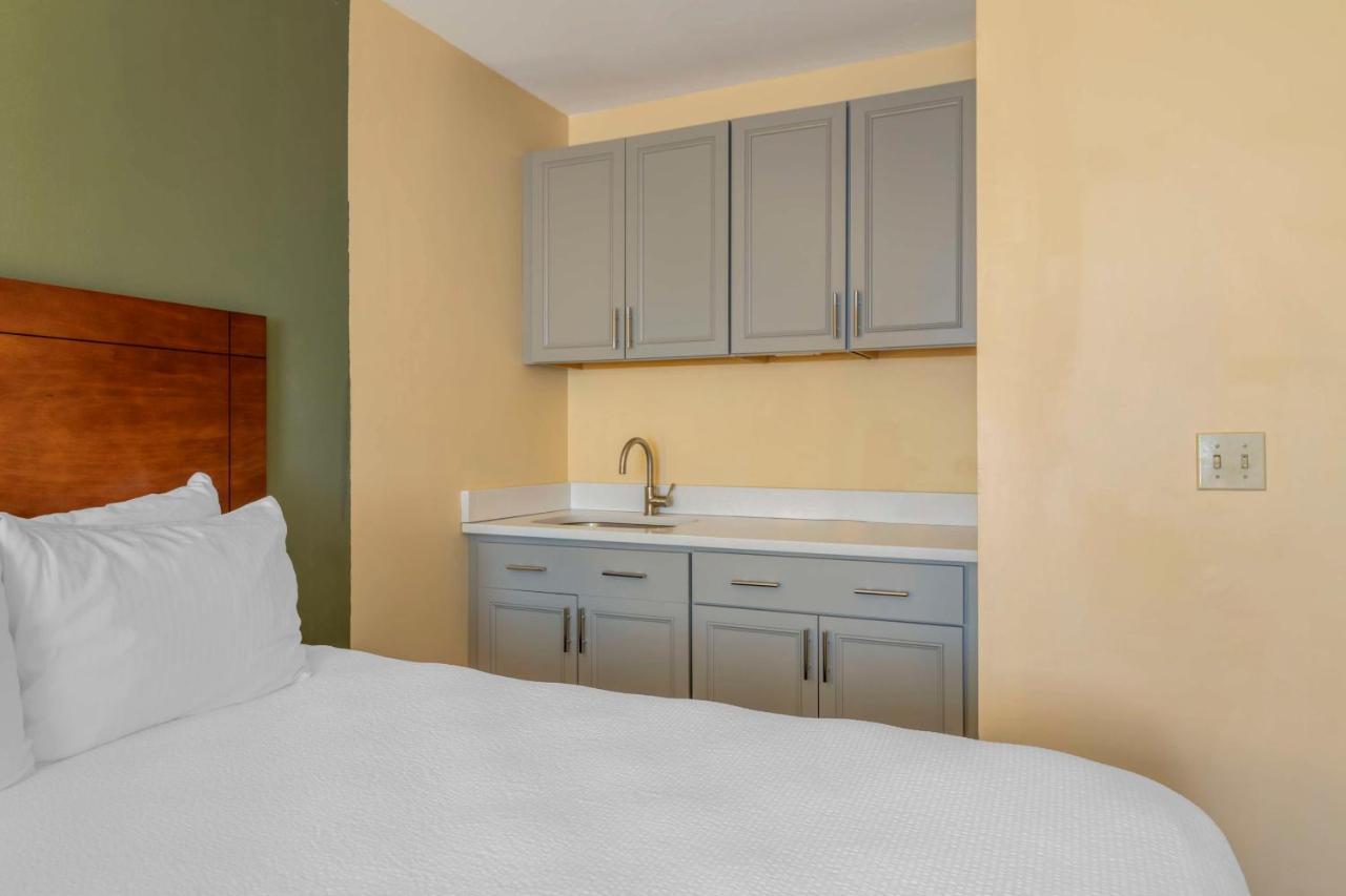 Best Western Plus Brunswick Bath Exterior photo